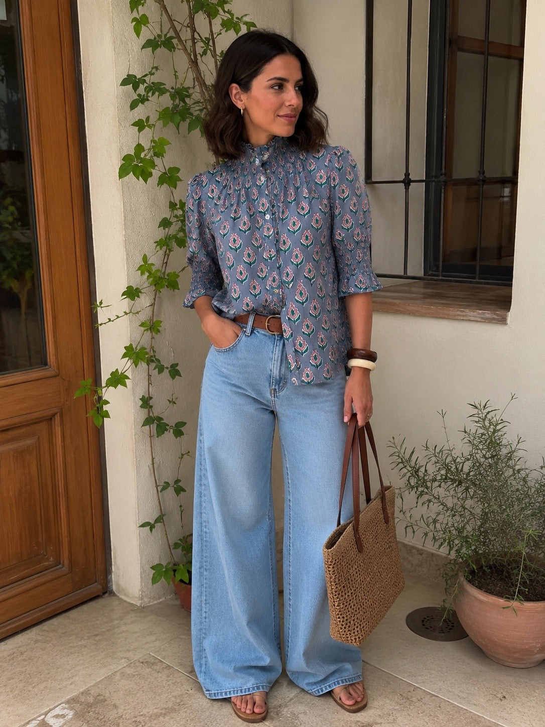BLUSA RINCÓN  AZUL CON FLORES ROSAS